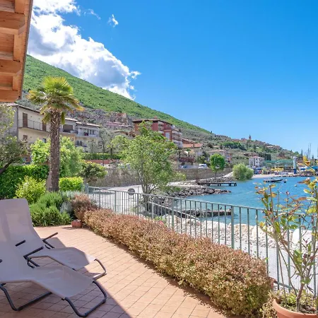 Locazione Turistica Casetta Sul Lago Casa de Férias